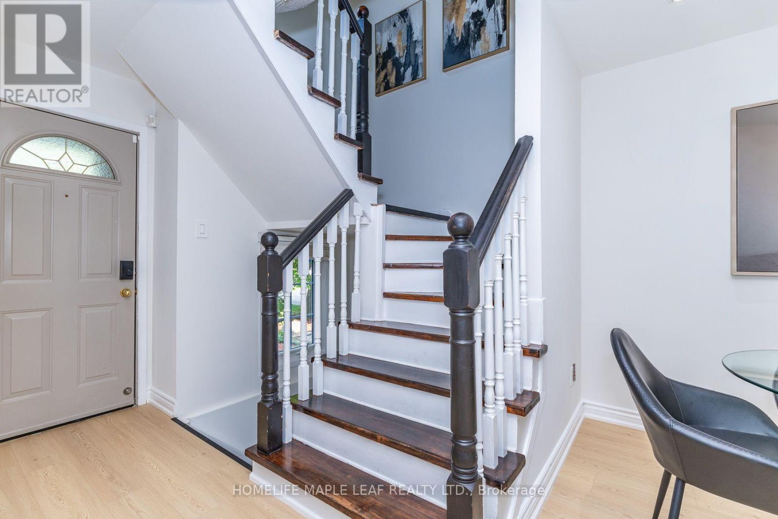 43 BARRETT CRESCENT - 26