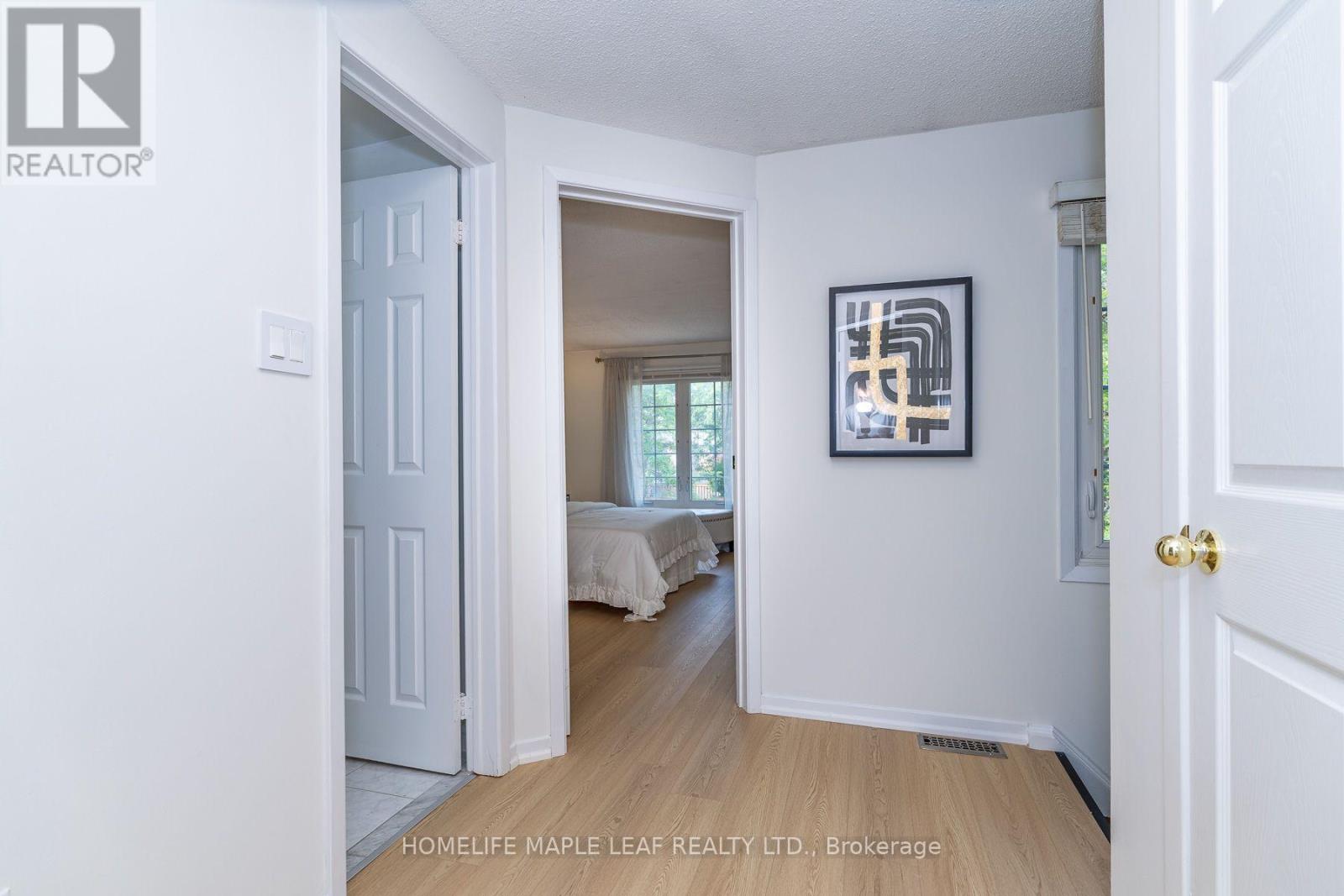 43 BARRETT CRESCENT - 28