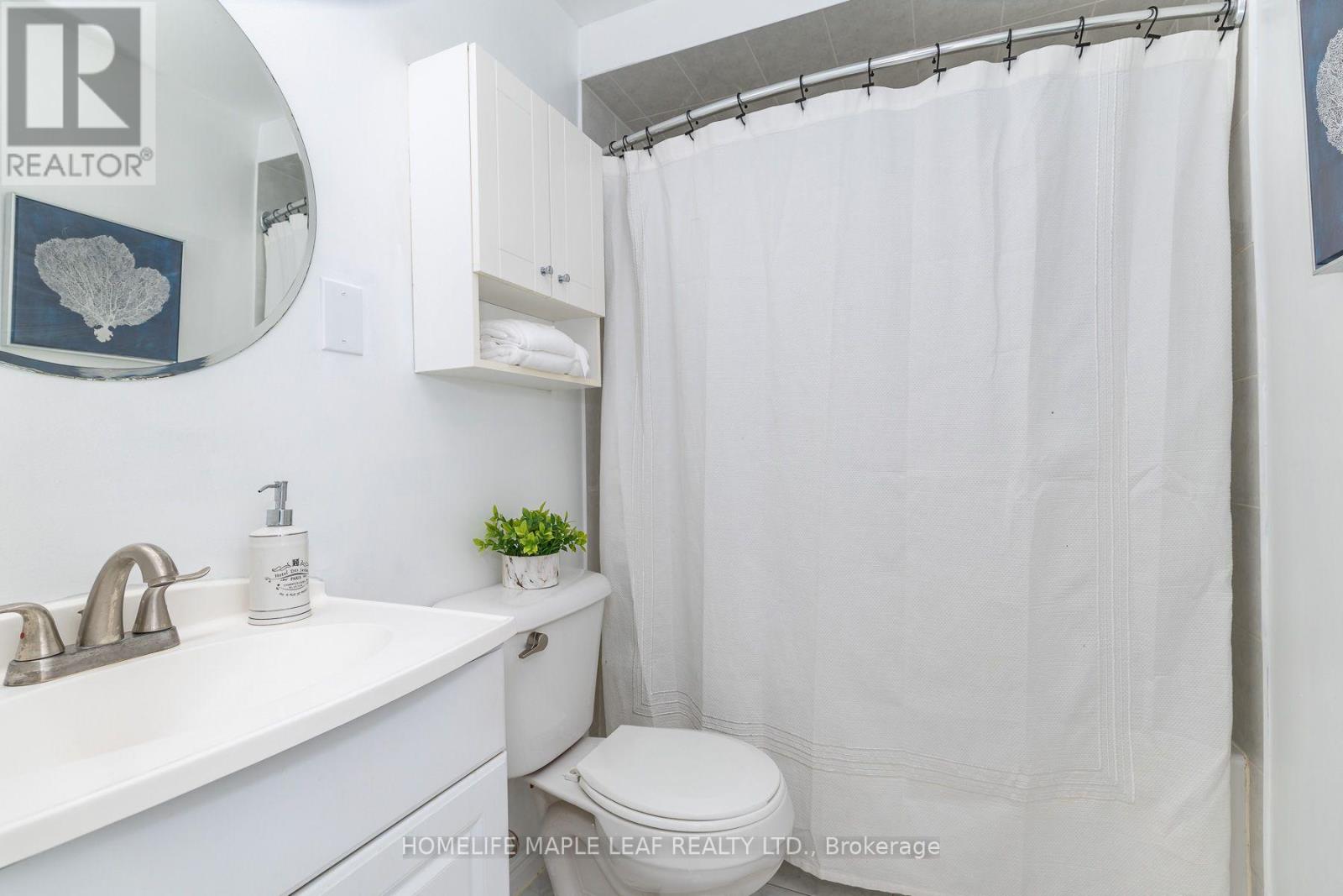 43 BARRETT CRESCENT - 31