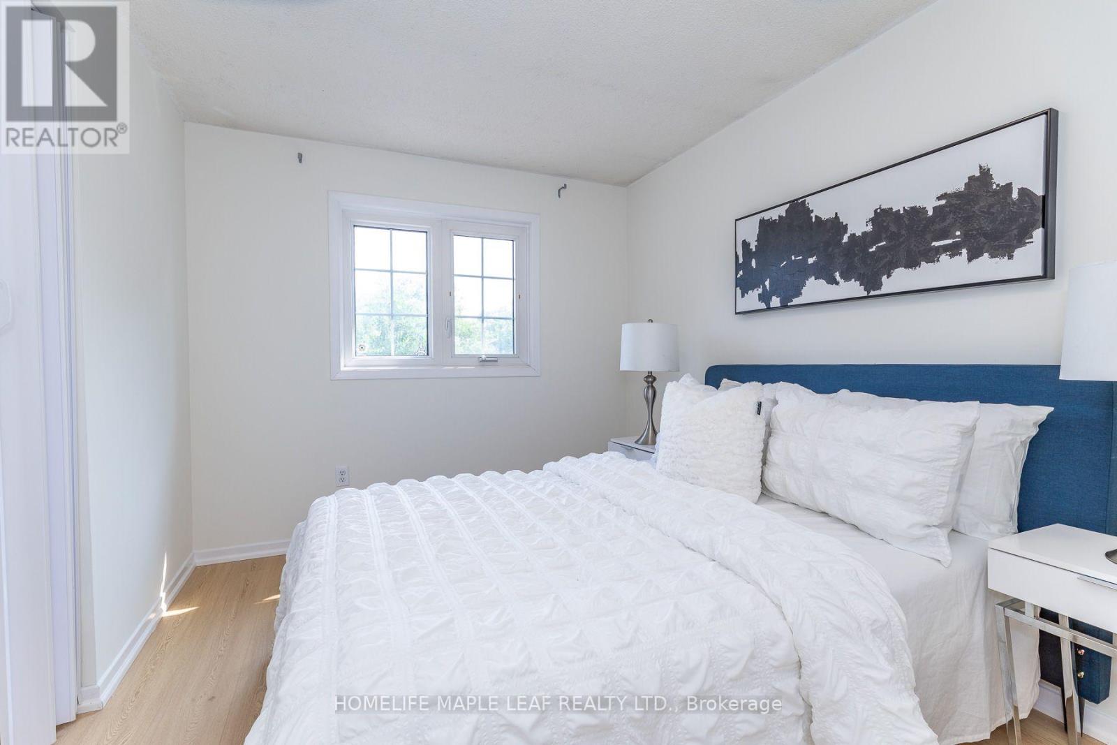 43 BARRETT CRESCENT - 33
