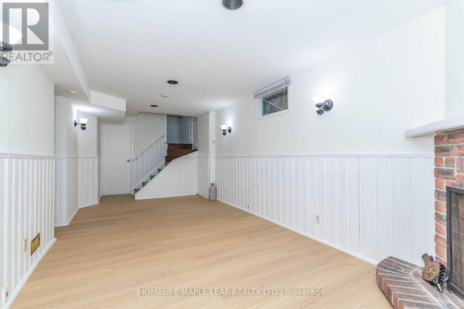 43 BARRETT CRESCENT - 38