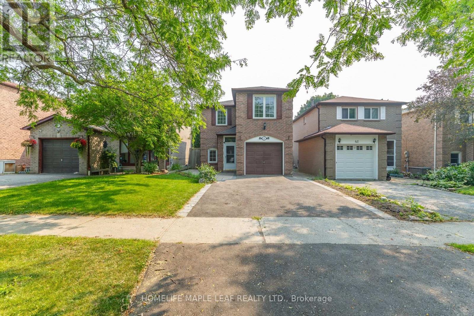 43 BARRETT CRESCENT - 4