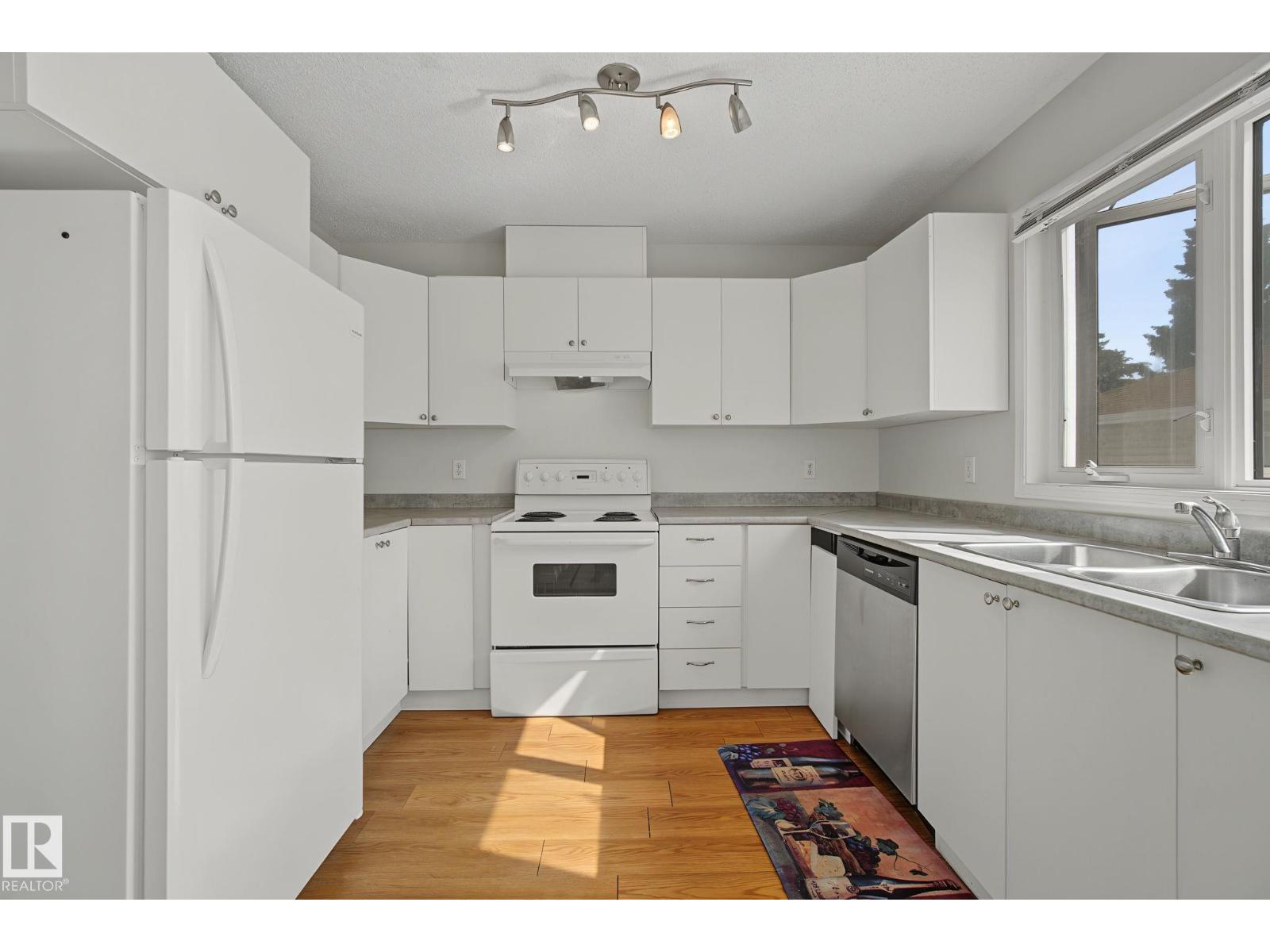 4259 29 AV NW - 11