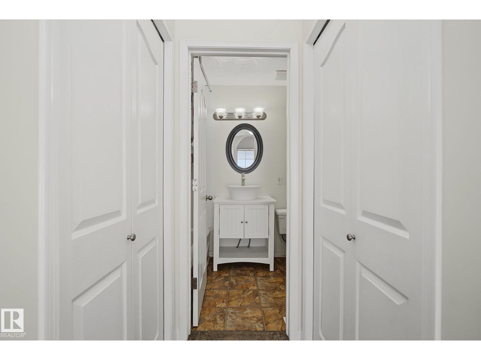 4259 29 AV NW - 16