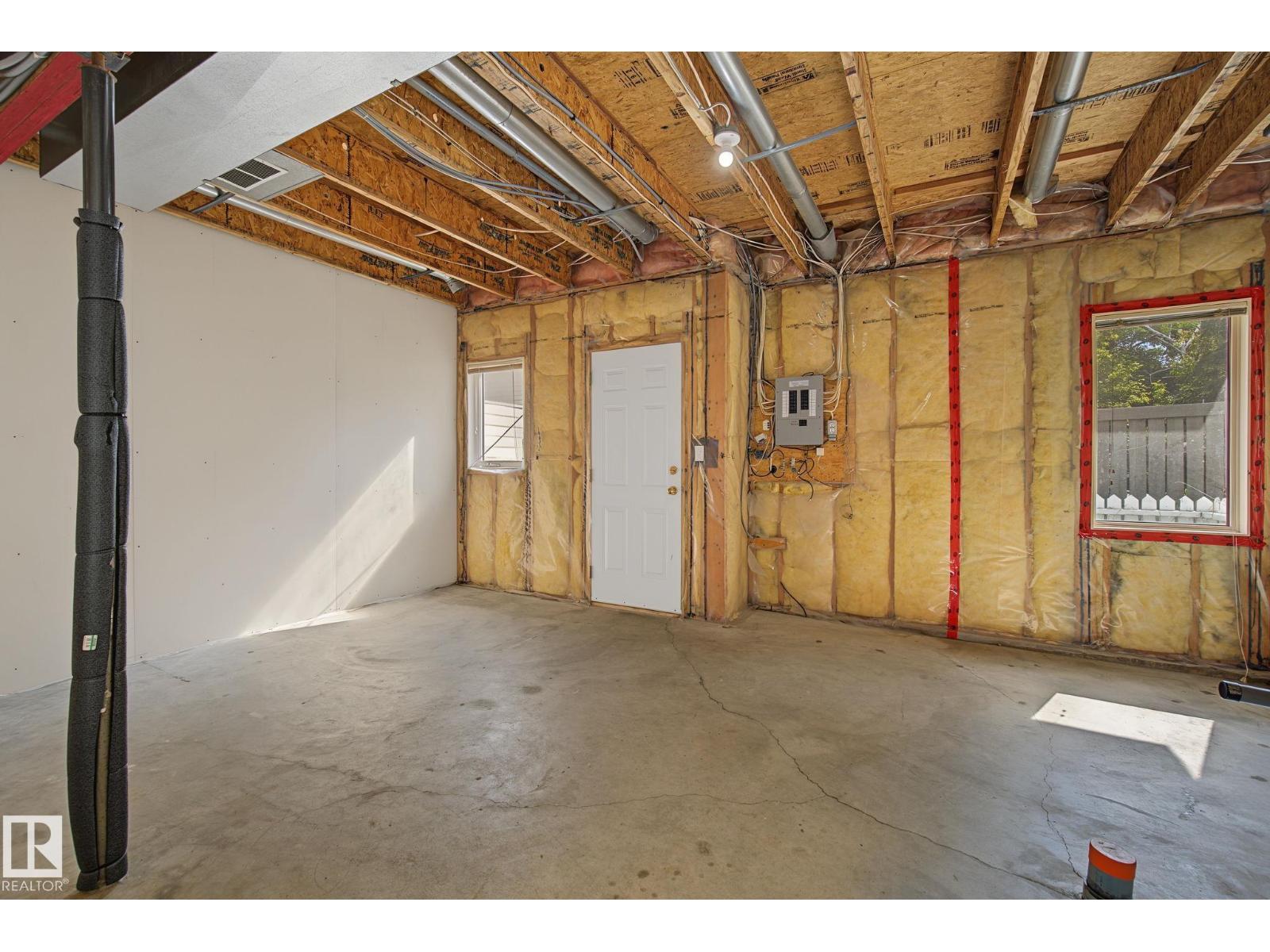 4259 29 AV NW - 28