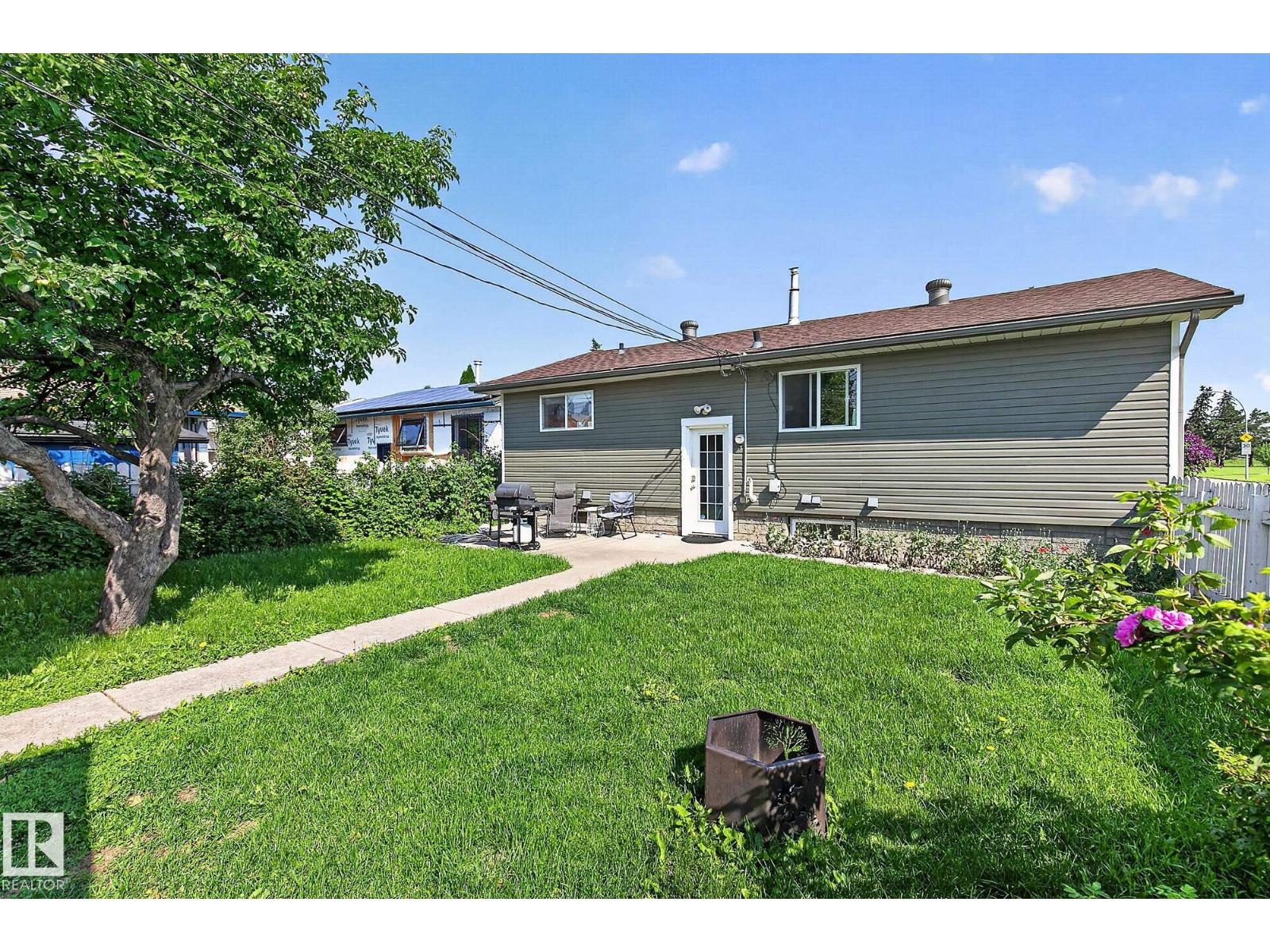 7703 134 AV NW - 28