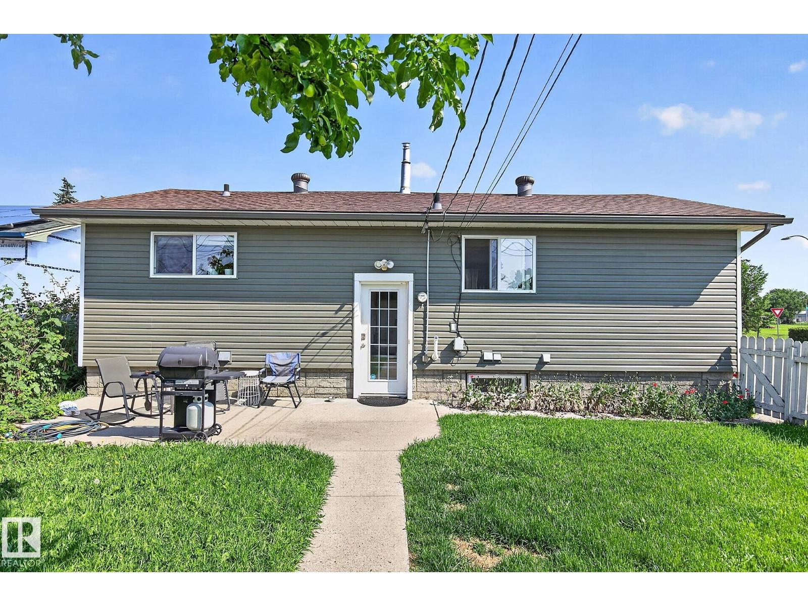 7703 134 AV NW - 34