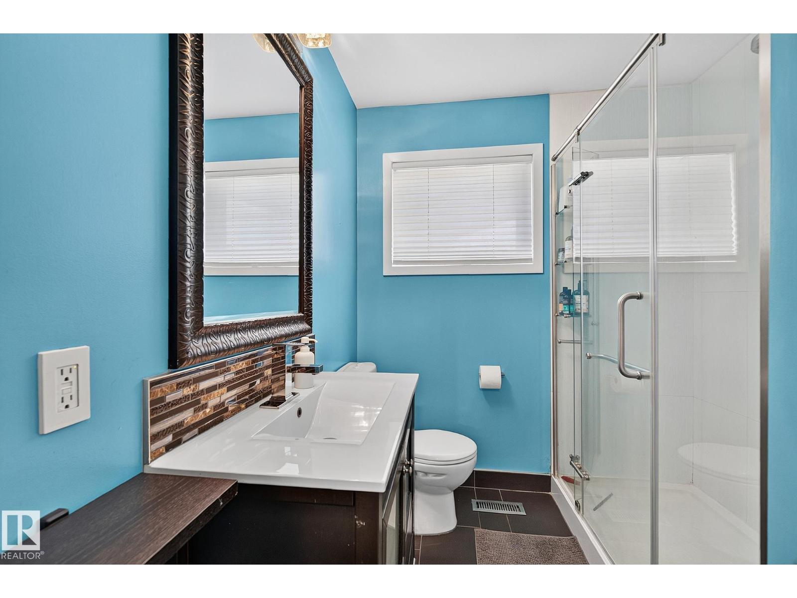 7703 134 AV NW - 21