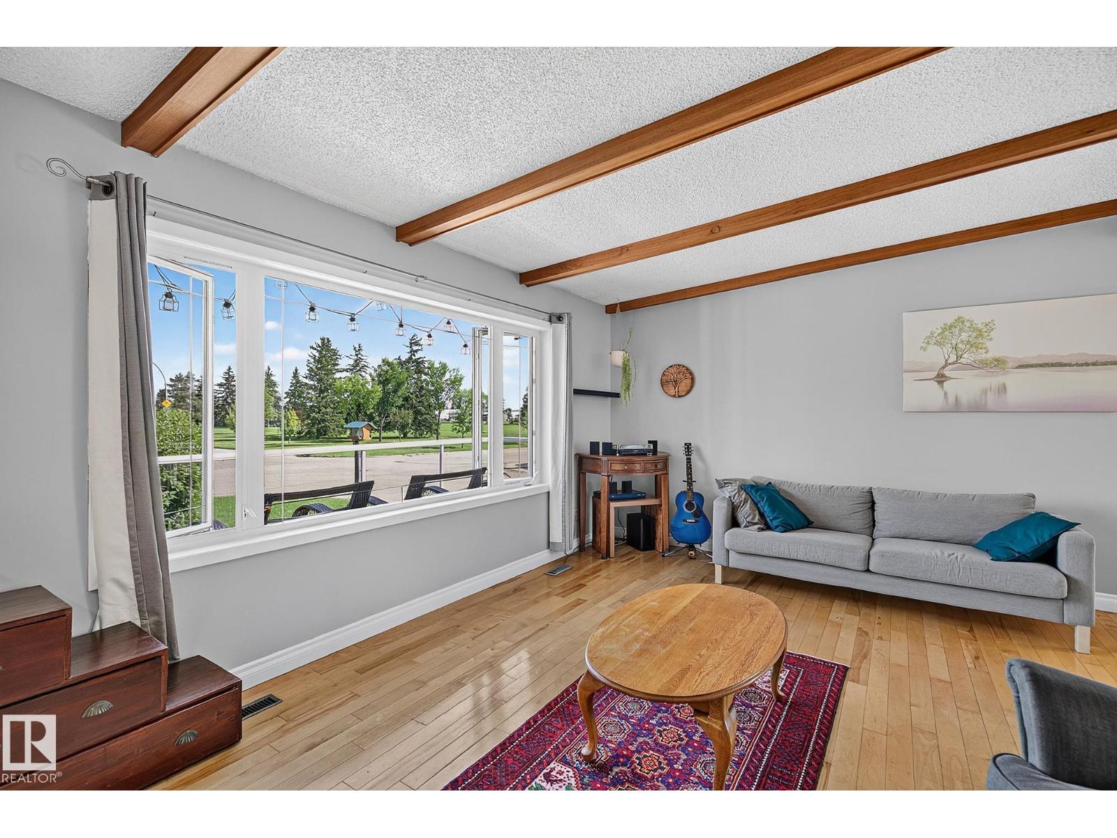 7703 134 AV NW - 16