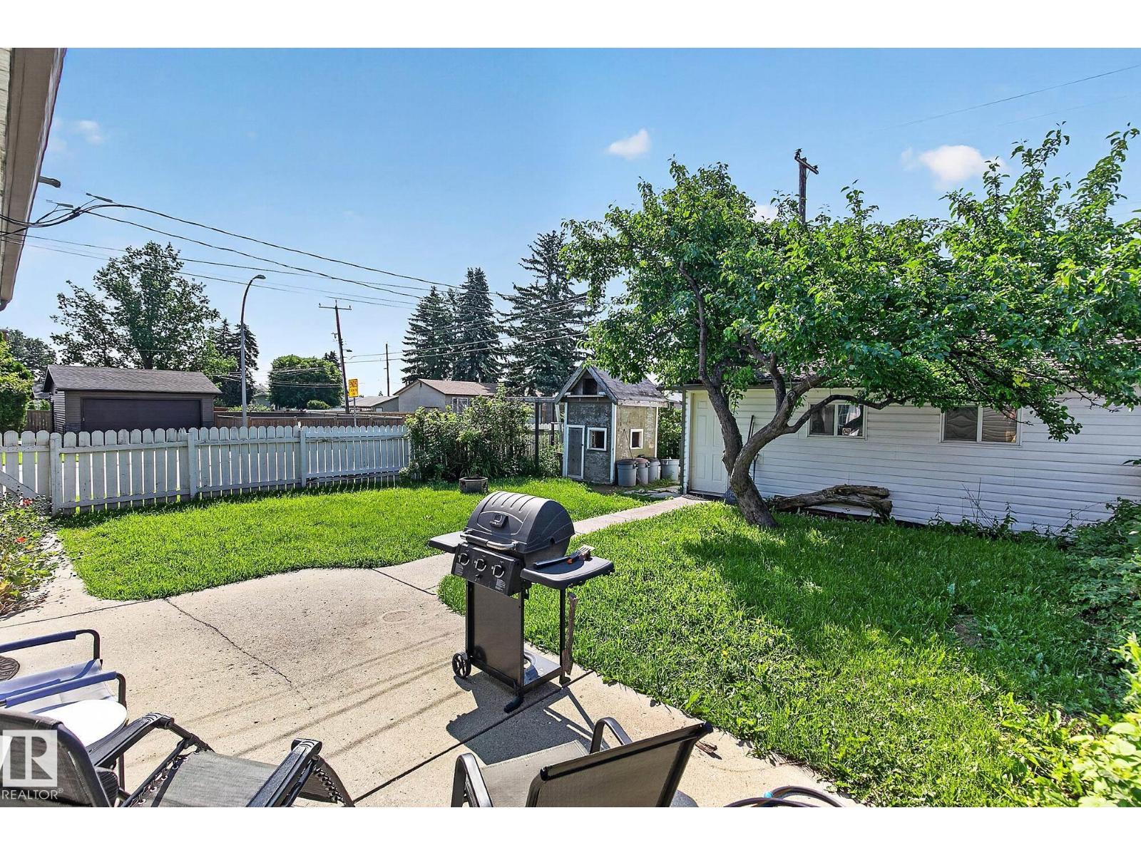 7703 134 AV NW - 31