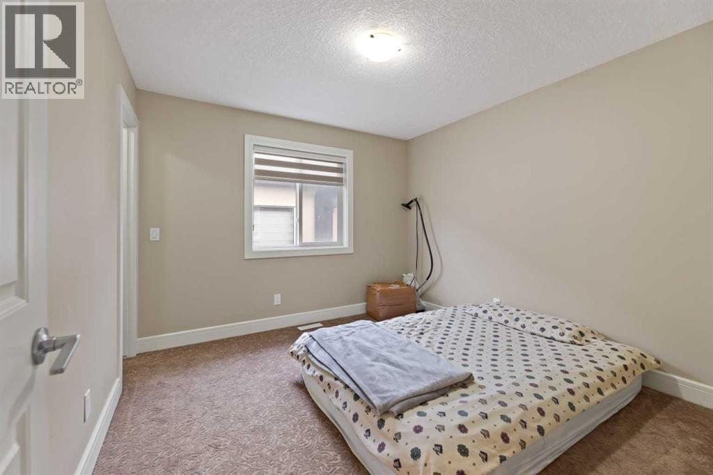 150 Saddlelake Grove NE - 32