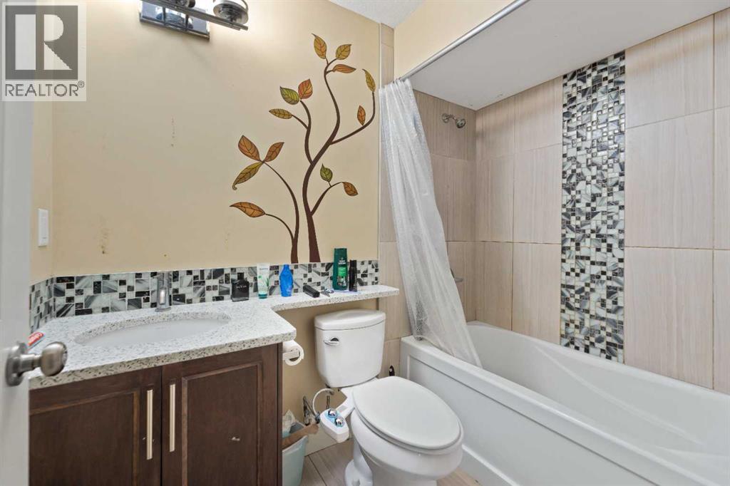 150 Saddlelake Grove NE - 44