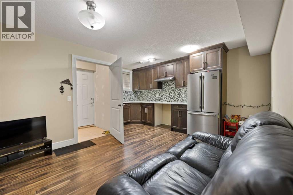 150 Saddlelake Grove NE - 40