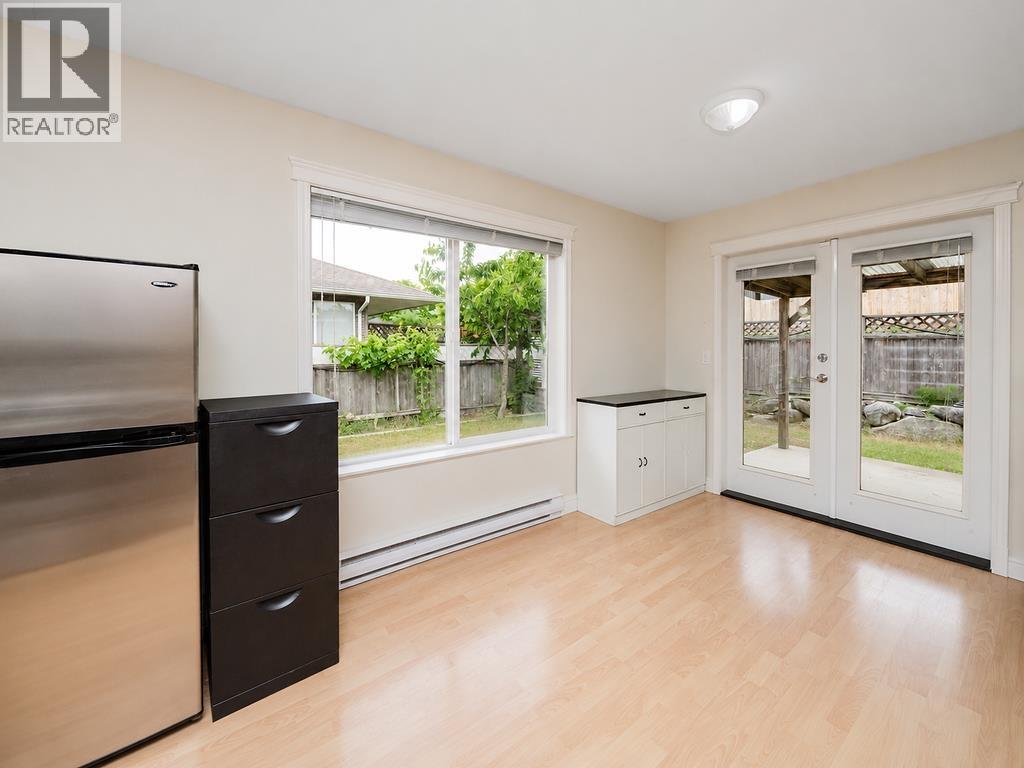 5687 EMILY WAY, Sechelt
