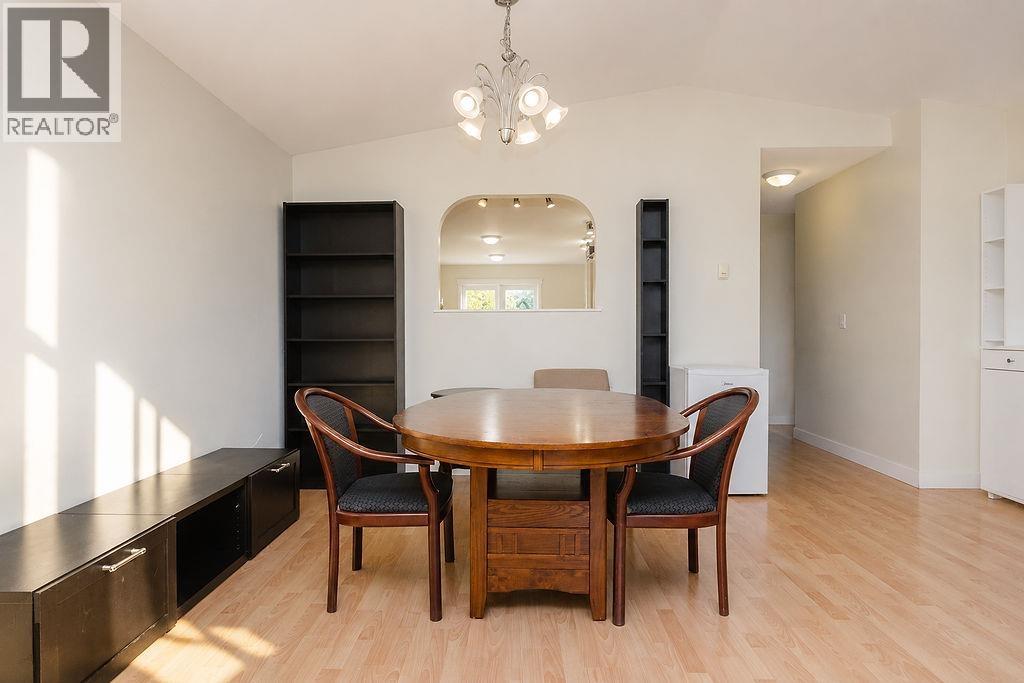 5687 EMILY WAY, Sechelt