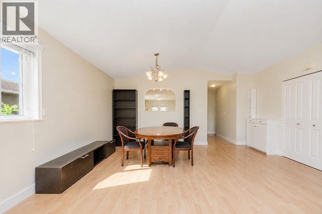 5687 EMILY WAY, Sechelt