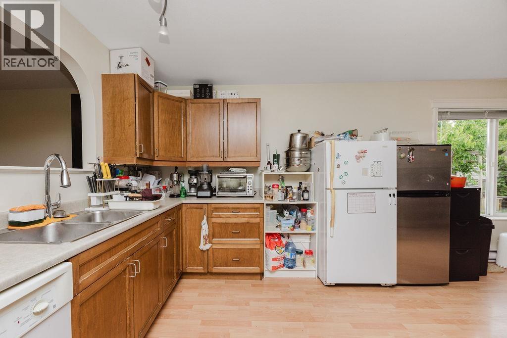 5687 EMILY WAY, Sechelt