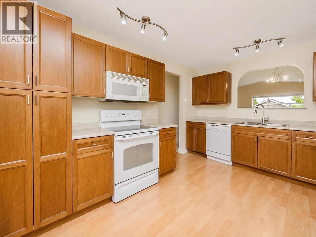 5687 EMILY WAY, Sechelt