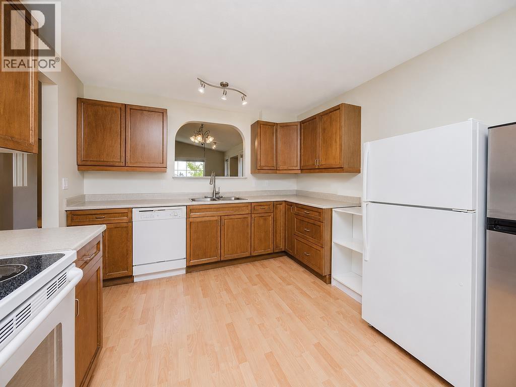 5687 EMILY WAY, Sechelt