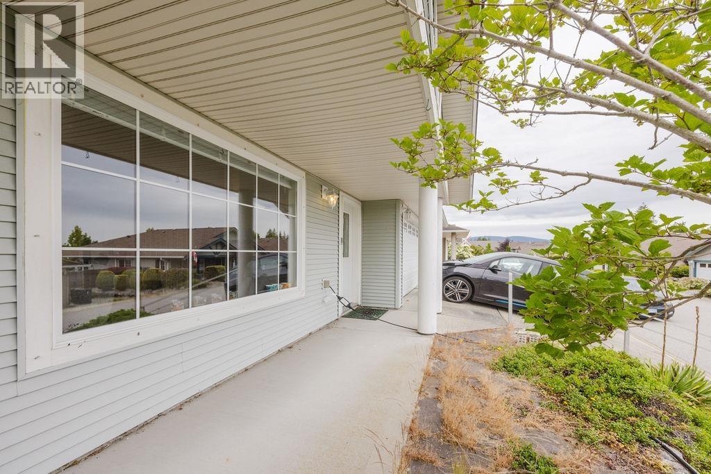 5687 EMILY WAY, Sechelt