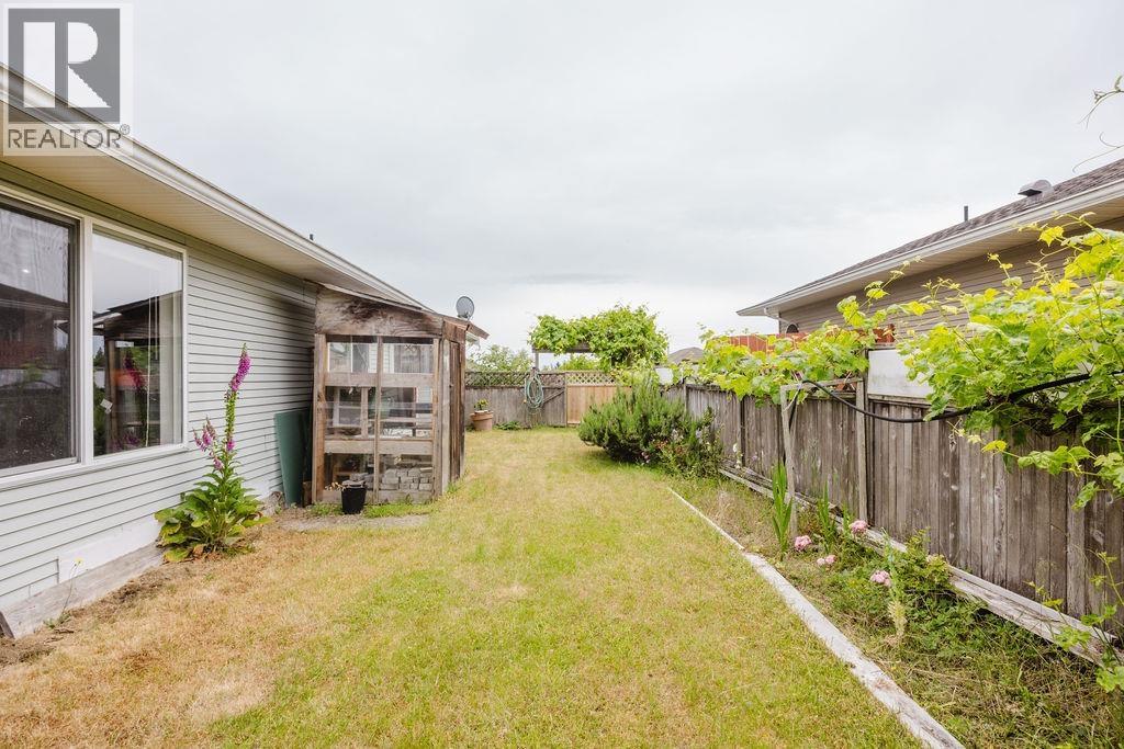 5687 EMILY WAY, Sechelt