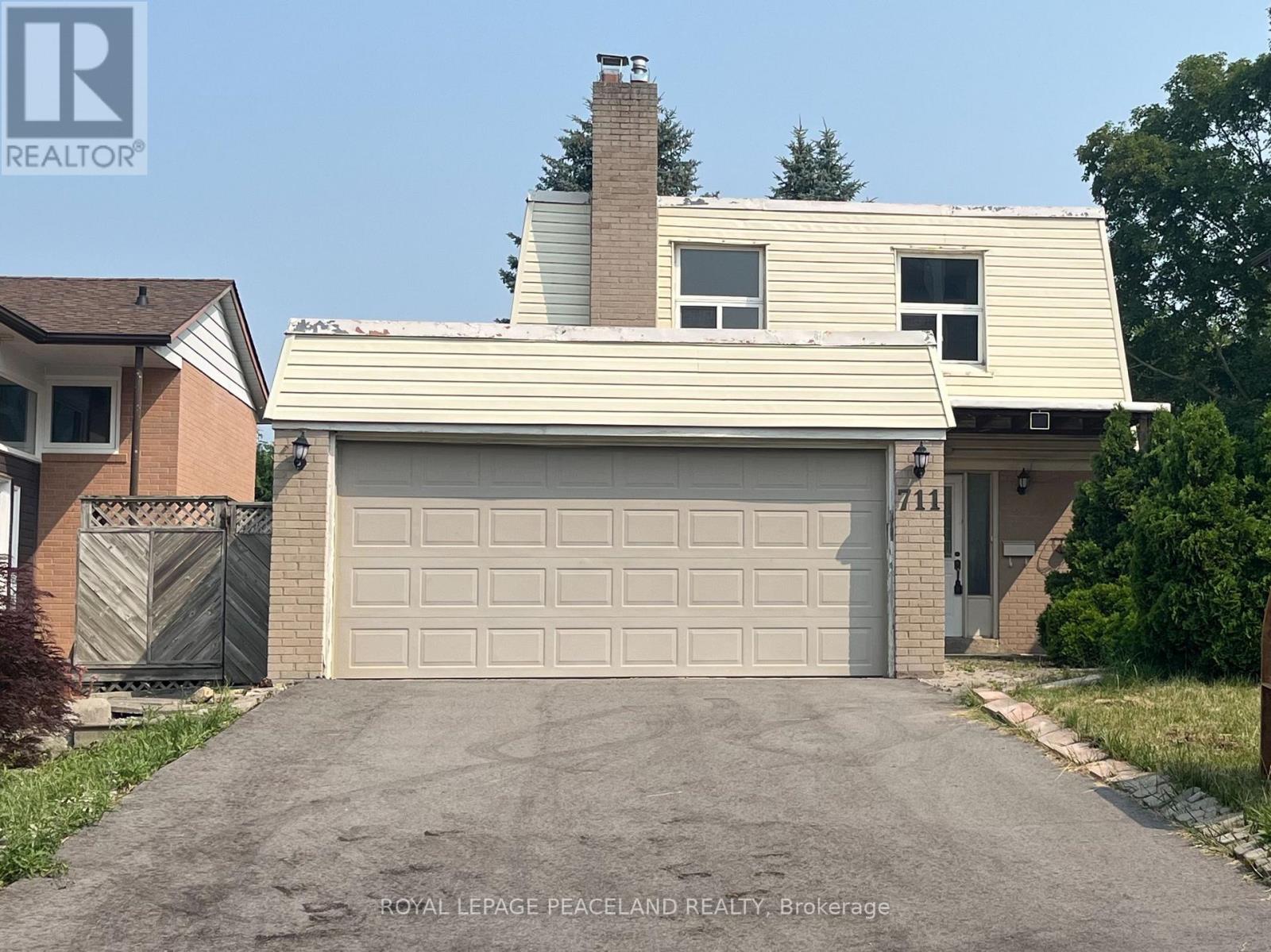 Listing photo of 711 IRWIN CRESCENT