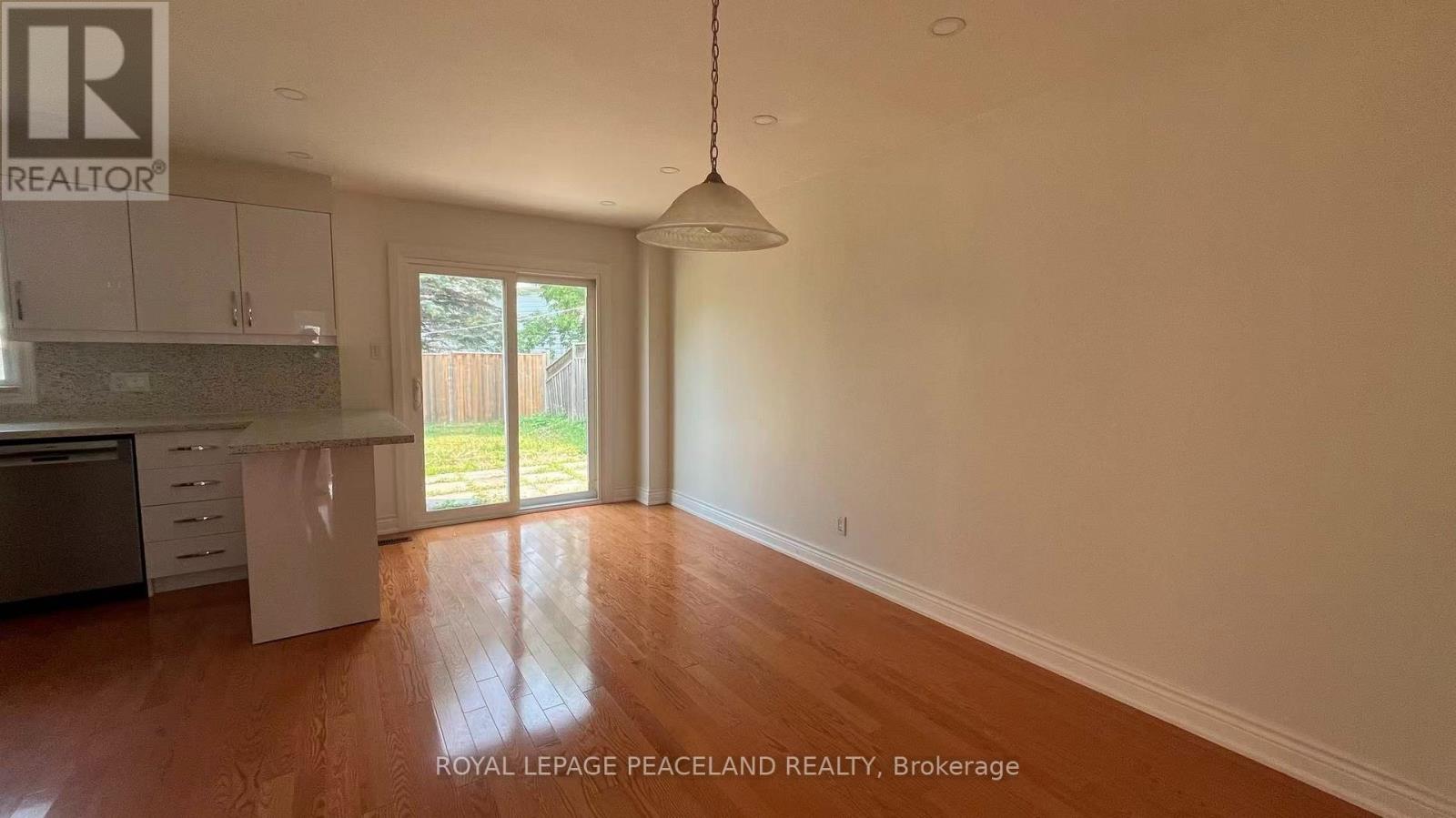 711 IRWIN CRESCENT - 10