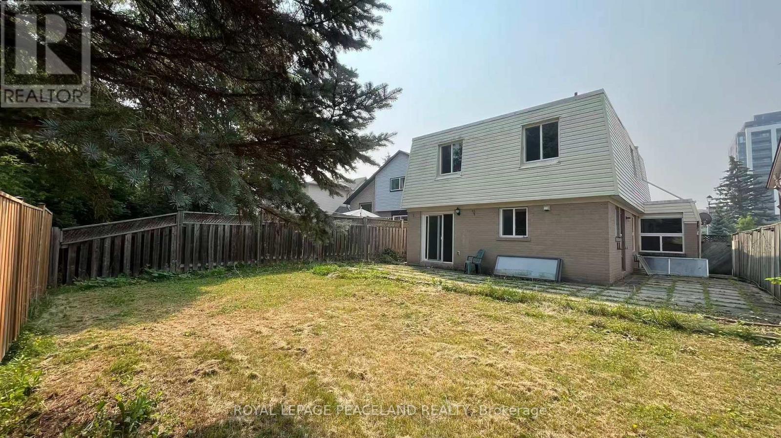 711 IRWIN CRESCENT - 18