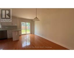 711 Irwin Crescent, Newmarket, ON L3Y5A4 Photo 10