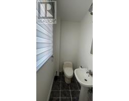 711 Irwin Crescent, Newmarket, ON L3Y5A4 Photo 11