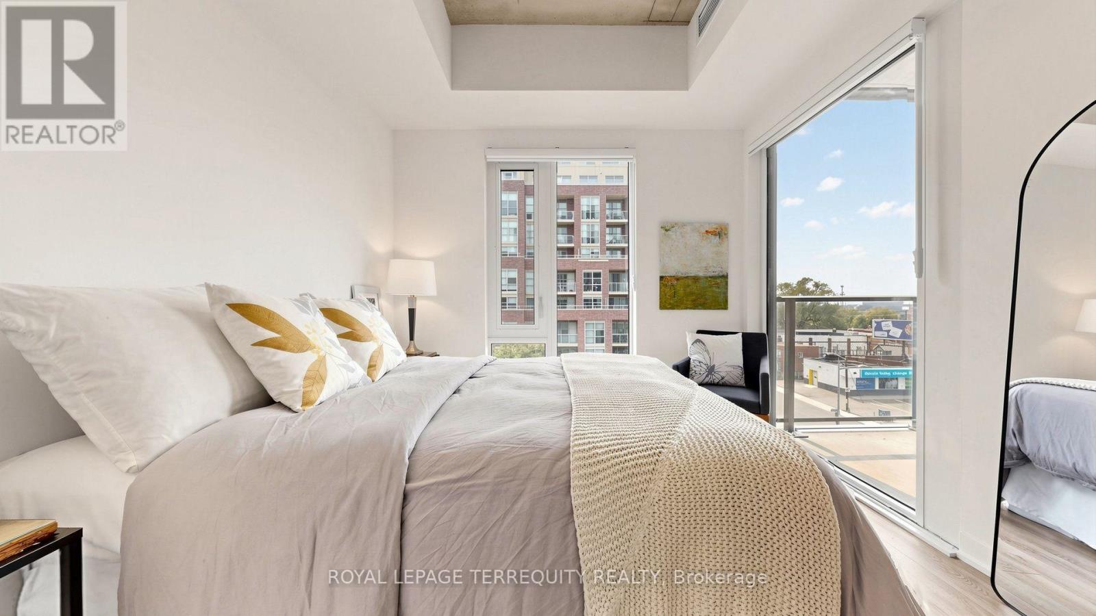 #510 1808 ST CLAIR AVENUE W - Image 15