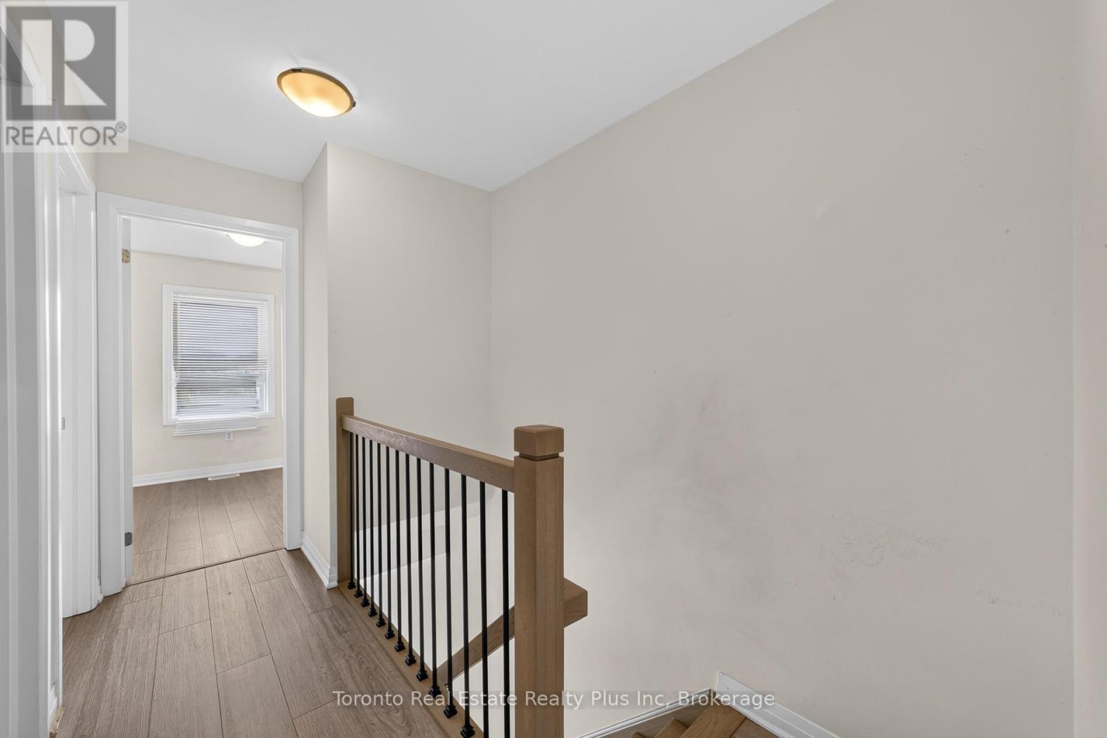 #10 51 SPARROW AVENUE - Image 12