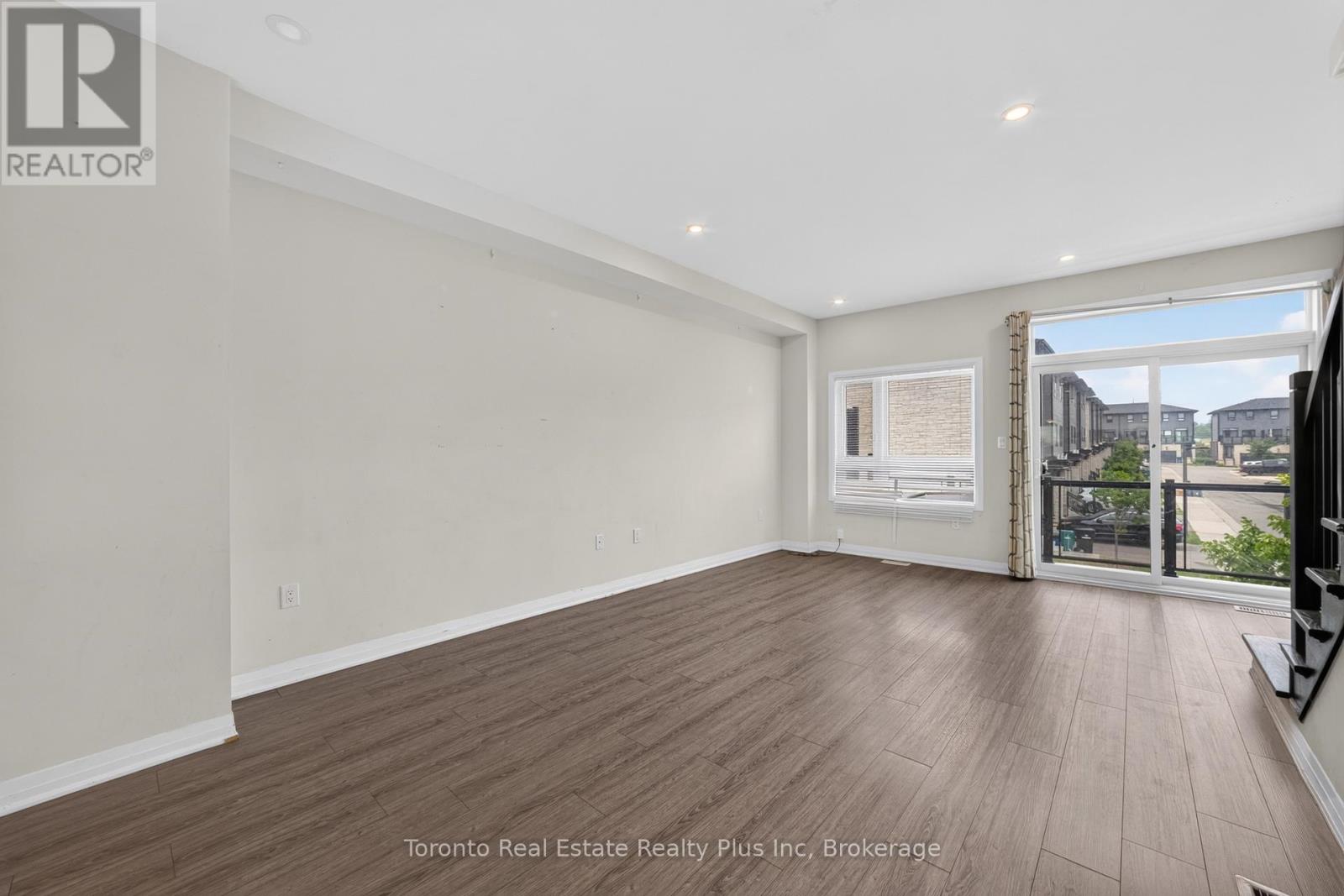 #10 51 SPARROW AVENUE - Image 13
