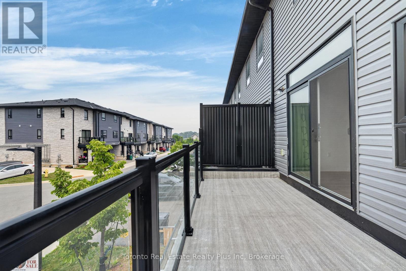 #10 51 SPARROW AVENUE - Image 5