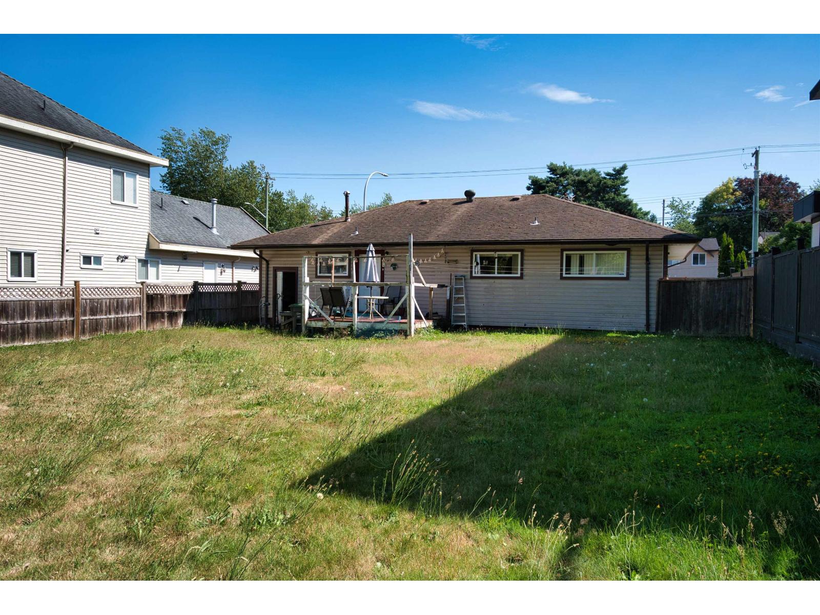 3 Bed, 1 Bath House for Sale in Surrey – 12965 64 AVENUE, Surrey – MLS# R3144901 - Image 9