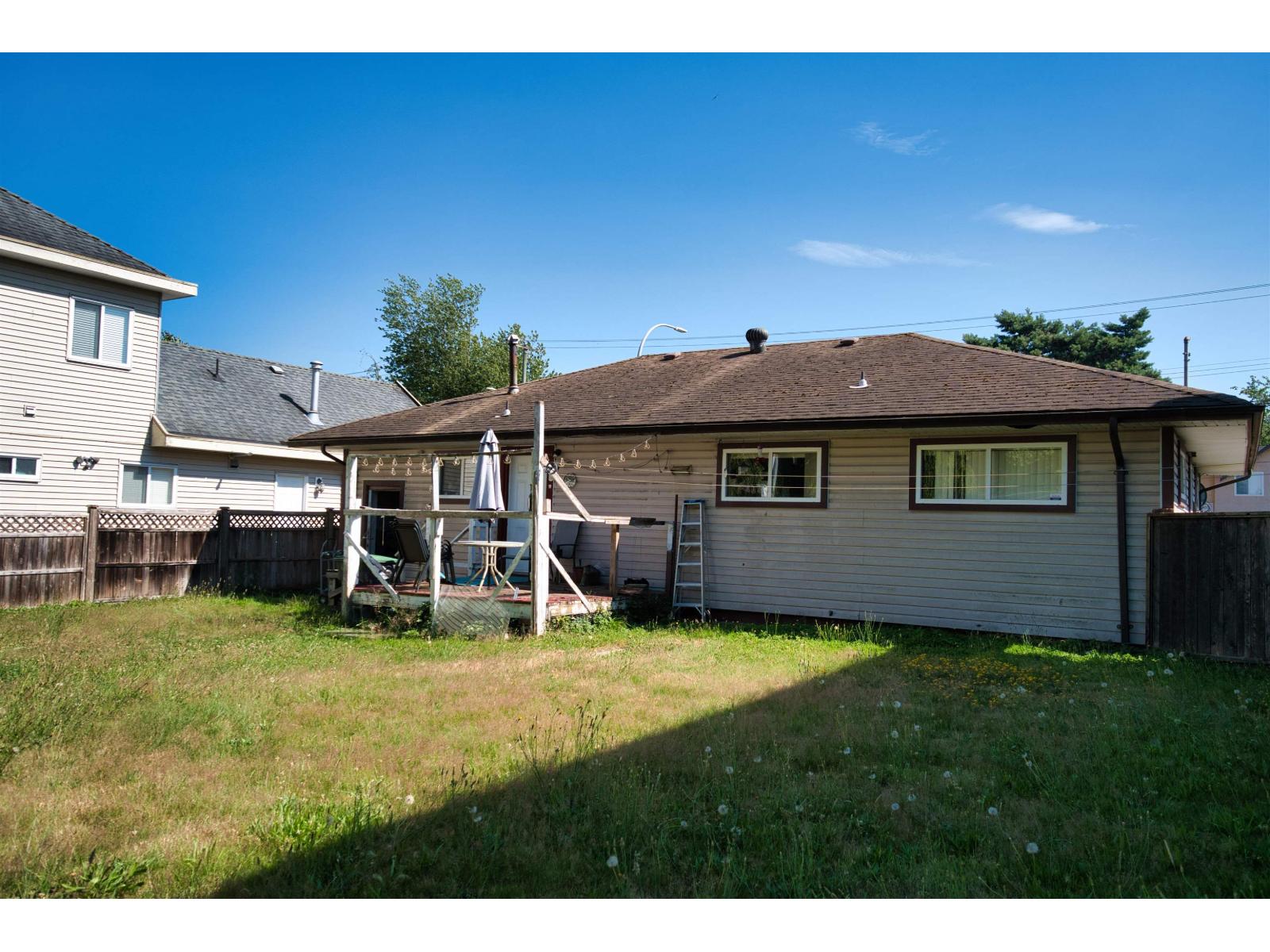 3 Bed, 1 Bath House for Sale in Surrey – 12965 64 AVENUE, Surrey – MLS# R3144901 - Image 10