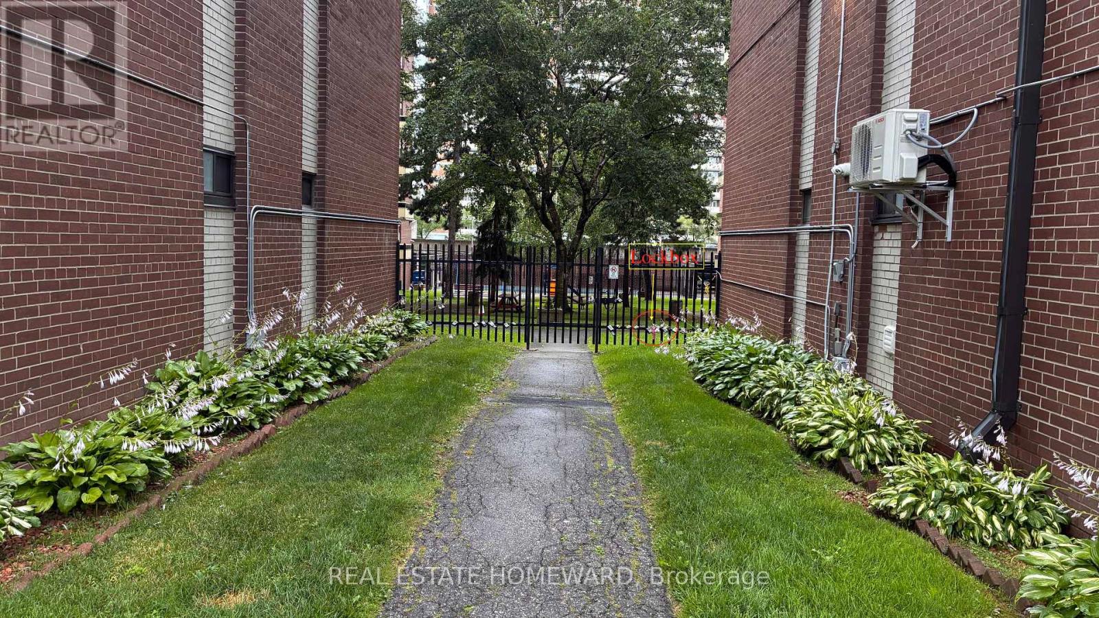 #708 915 MIDLAND AVENUE - 13