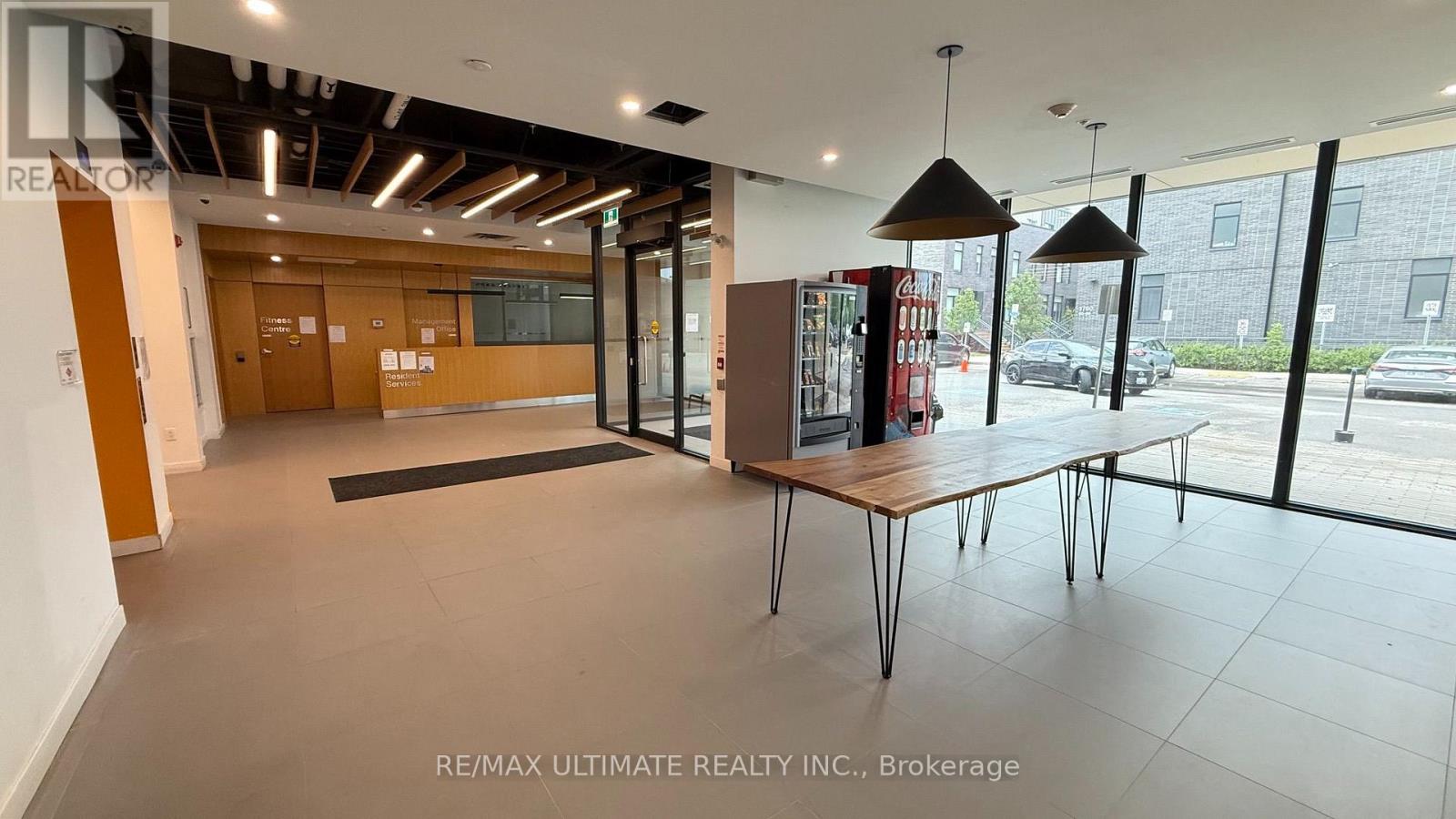 #214 1800 SIMCOE STREET N - 8