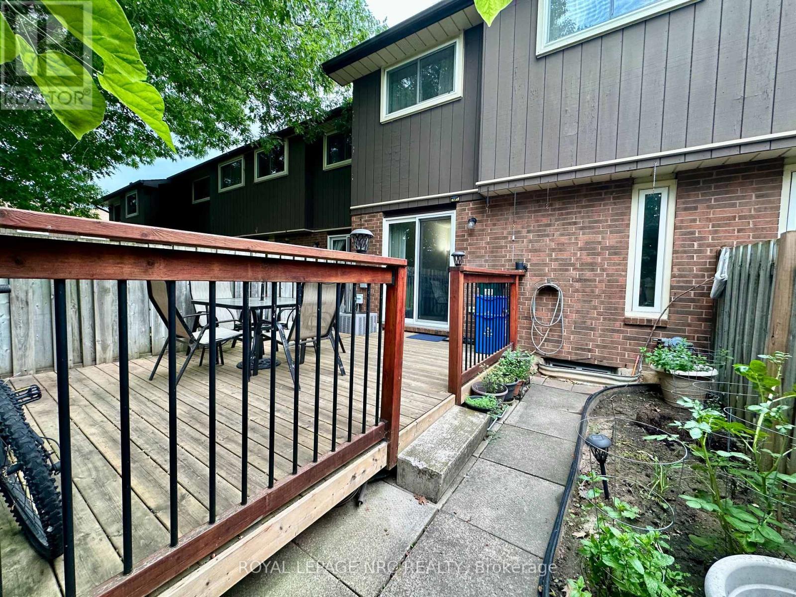 #14 64 FORSTER STREET - 31