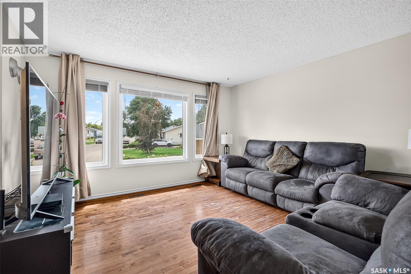 1355 Manitou CRESCENT - 5