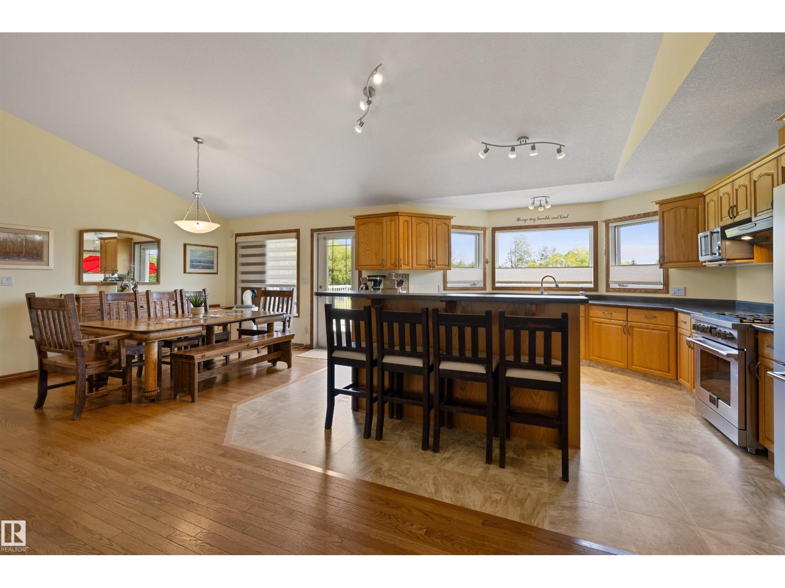 55326 RGE ROAD 260 - 21