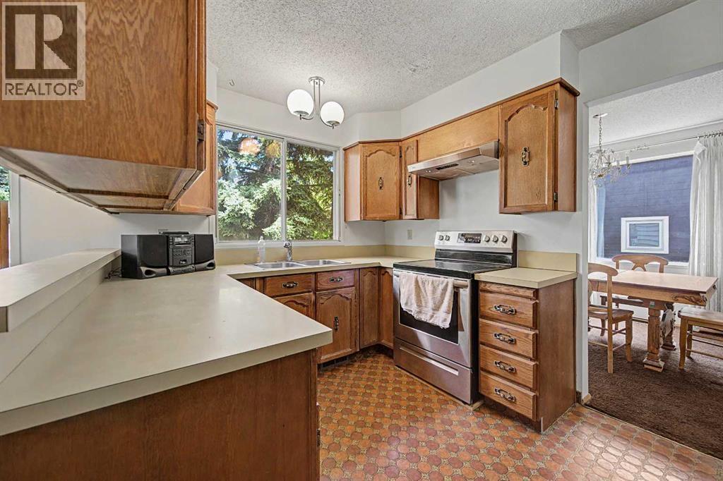 1032 Varsity Estates Drive NW - 11