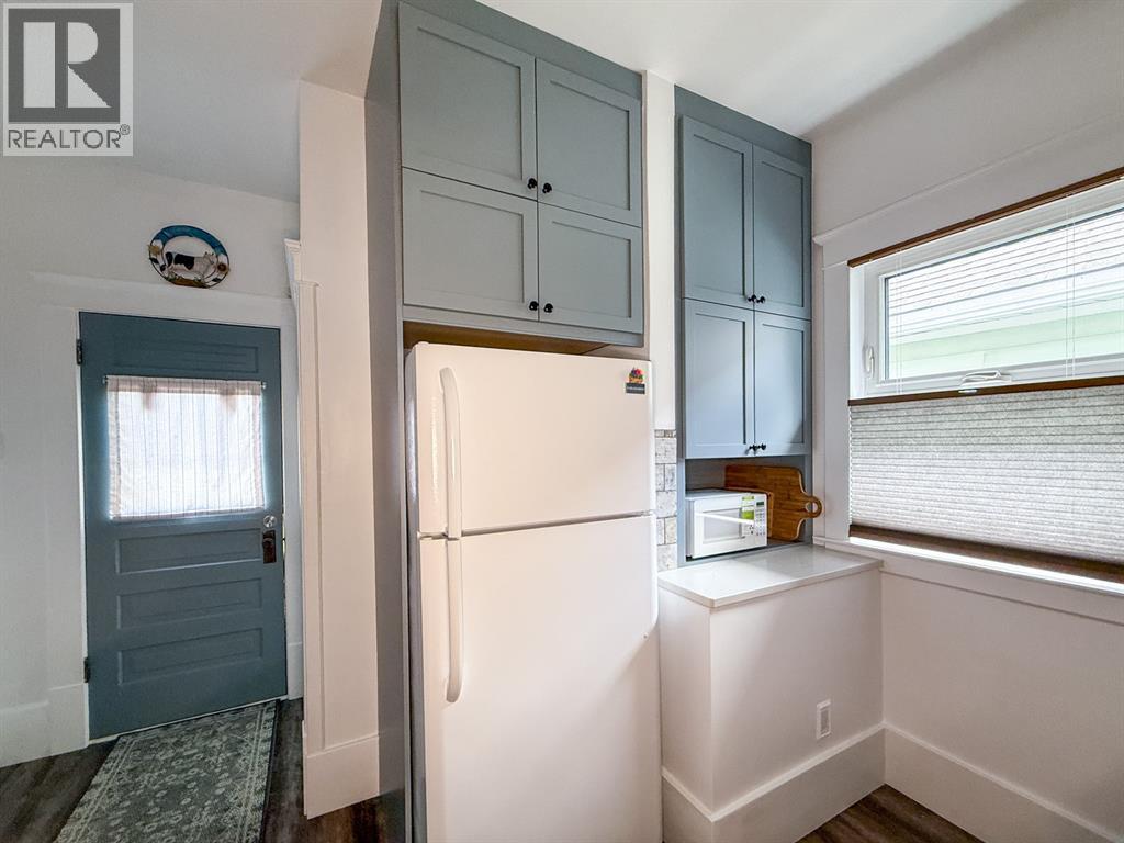 114 COLLEGE N AVENUE North - 4