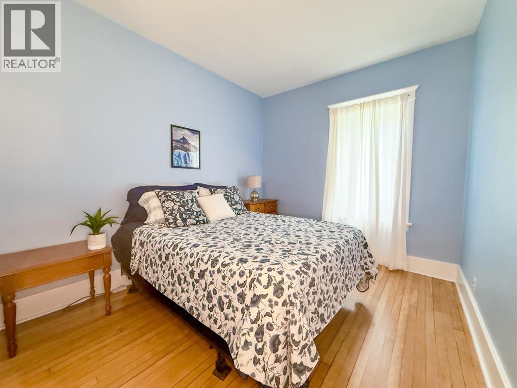 114 COLLEGE N AVENUE North - 10