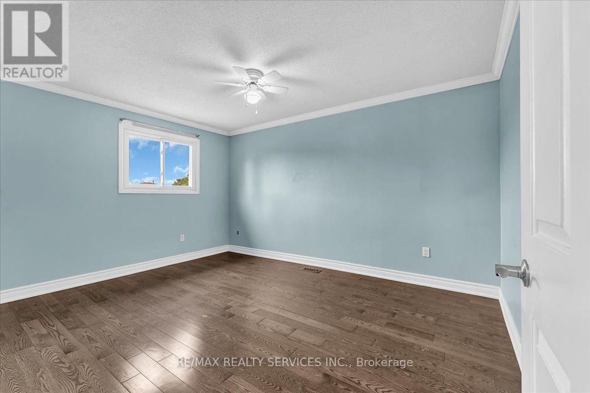 79 BURGBY AVENUE - 27