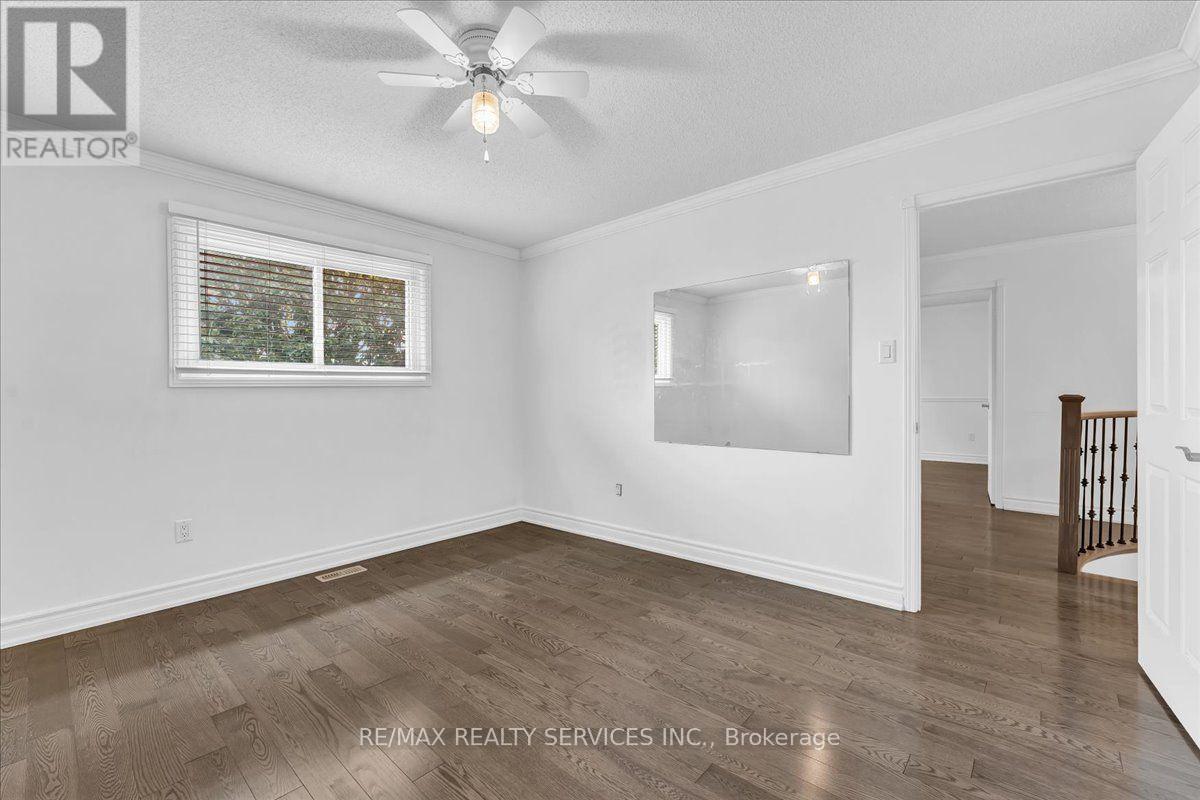 79 BURGBY AVENUE - 32