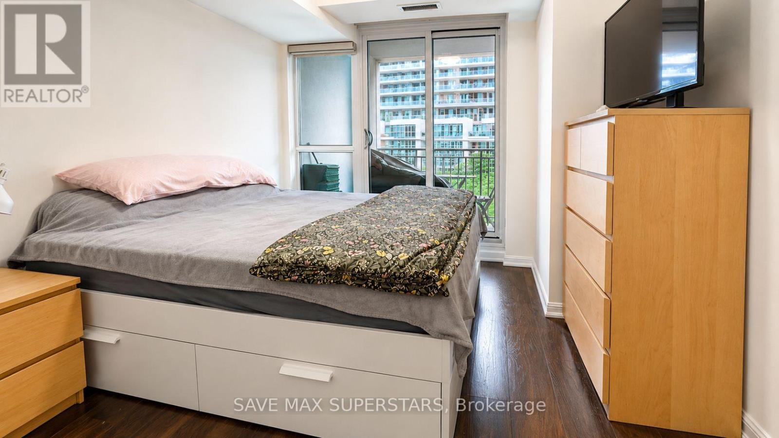 #714 35 BASTION STREET - Image 32