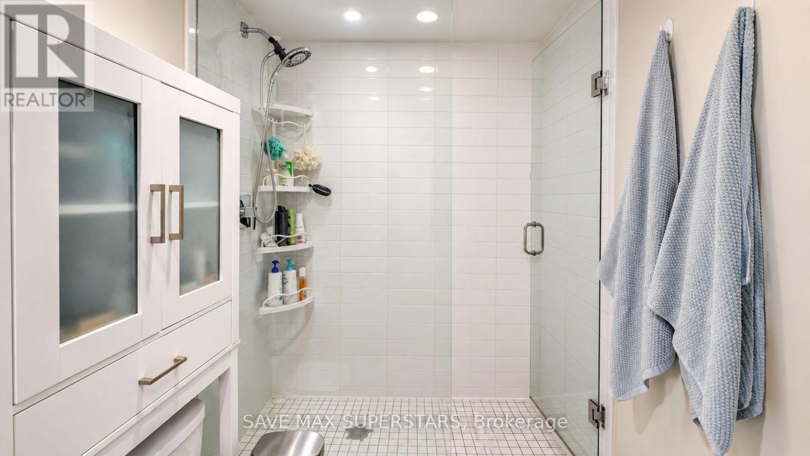 #714 35 BASTION STREET - Image 38