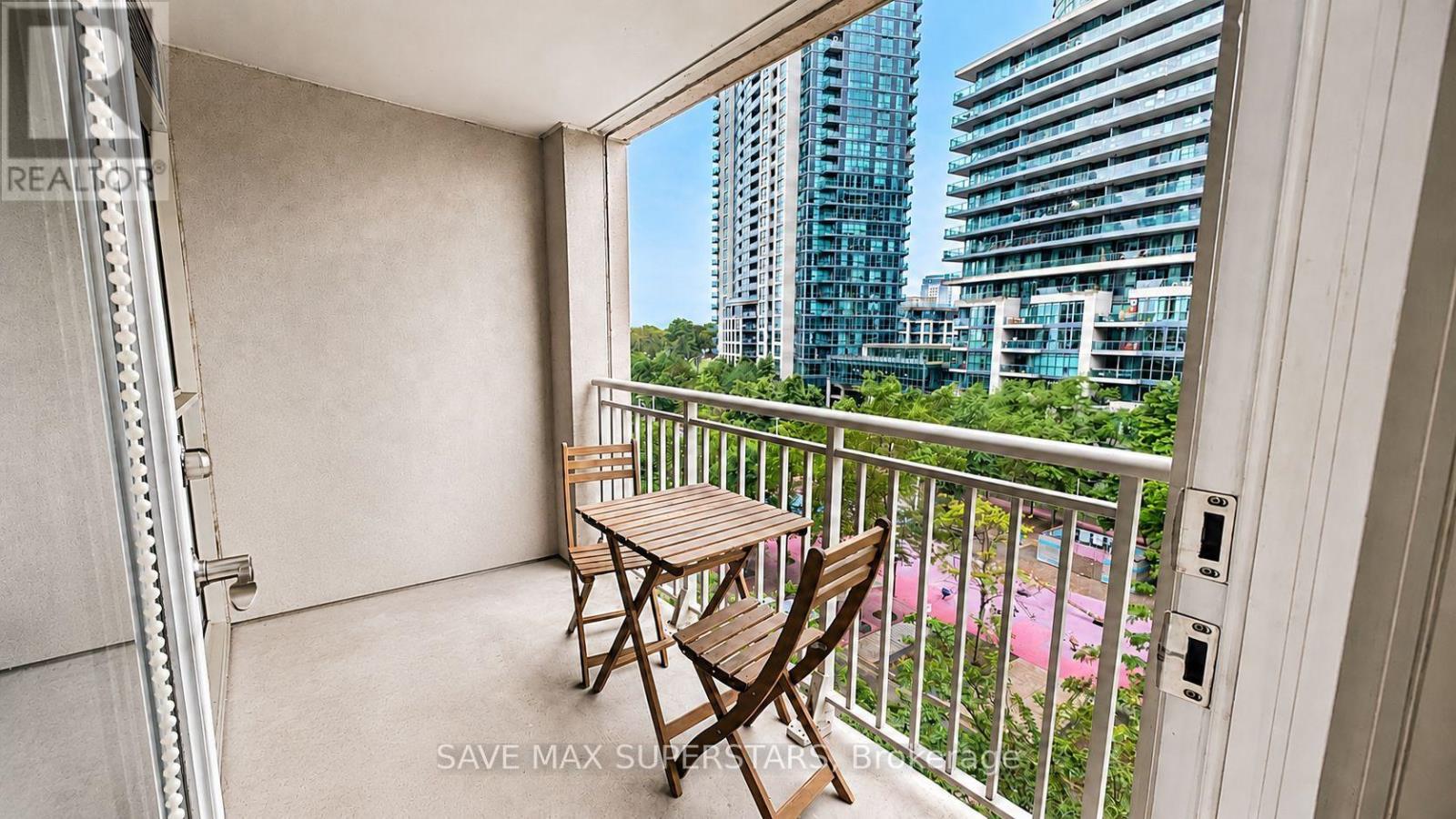 #714 35 BASTION STREET - Image 46