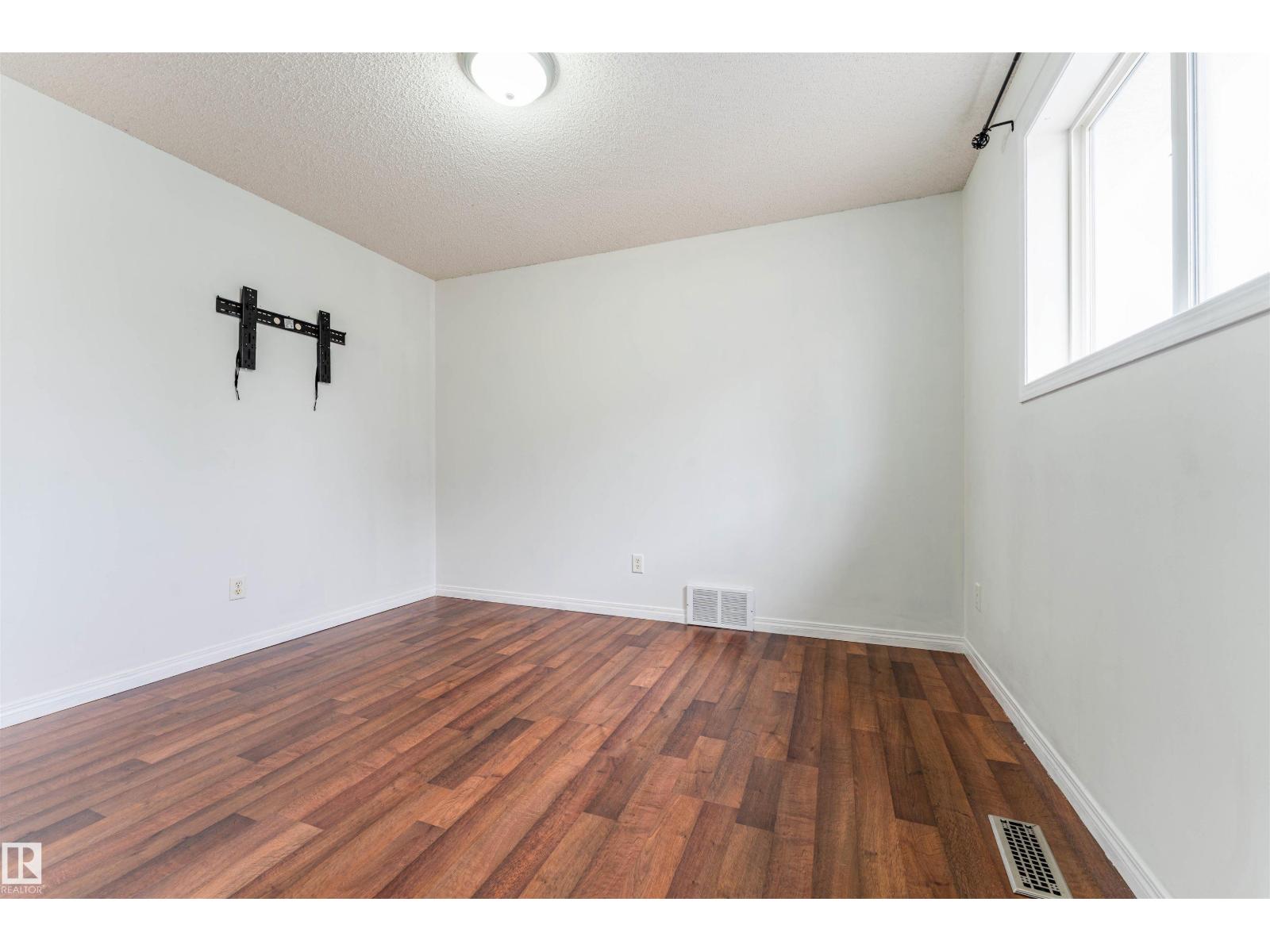 14916 136 ST NW - 27